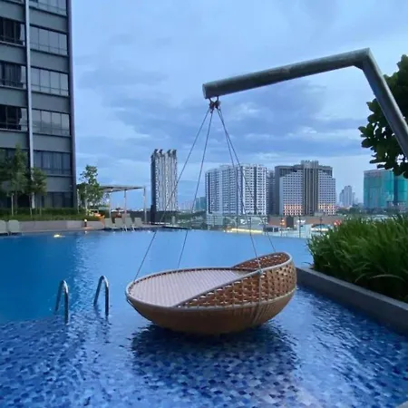 Millerz Suite 3R2B Condo Near Midvalley 3 Beds 3 Bedrooms Staycation Best Choice
